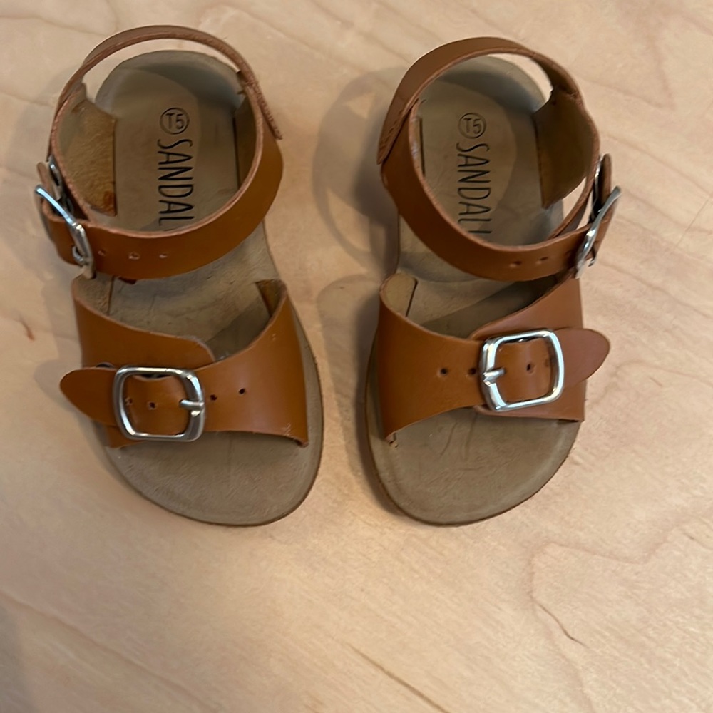 Sandalup Toddler girl brown leather sandals. Excellent used condition. Size 5.